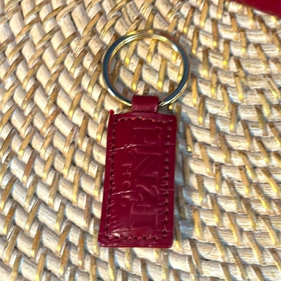 New Women’s The Find Red Croco Embossed Leather Handbag with Wallet & Keychain - Picture 11 of 12